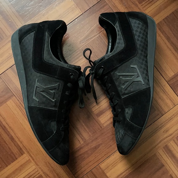 Black LV sneakers 100% authentic - Picture 2 of 3